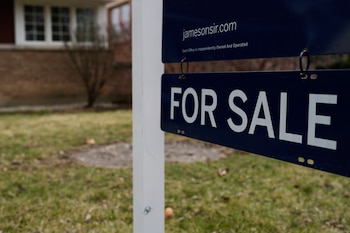 Nueva York está al final del ranking nacional debido a la escasez de propiedades en venta, un inventario 53% más bajo que antes de la pandemia y precios que superan el promedio estadounidense (AP Foto/Nam Y. Huh)