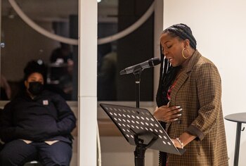 Camonghne Felix, poeta y escritora