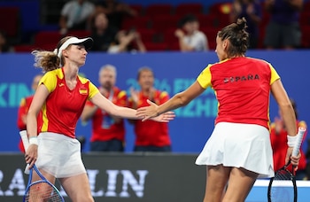 24/09/2026 Tenis/BJKC.- (Previa) España busca la final ante una durísima República Checa.
El equipo español de la Billie Jean King Cup, capitaneado por Carla Suárez, se medirá este viernes ante la selección de República Checa en las semifinales de esta edición, cuya fase definitiva se está disputando en Shenzhen (China) en condiciones 'indoor', y donde las españolas buscarán regresar a la final de este certamen 18 años después.
DEPORTES
WORLD TENNIS