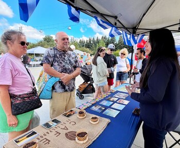 La comunidad la salvadoreña en Canadá participó recientemente un Festival Latinoamericano, donde compartió parte de su cultura, identidad y destinos turísticos./ (Redes Cindy Portal)