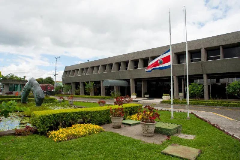 El Gobierno propone crear nueve plazas temporales para reforzar el Viceministerio de Asuntos Parlamentarios, con un costo estimado de ₡150 millones anuales (USD 330,954).