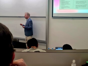 El informe se estructura en