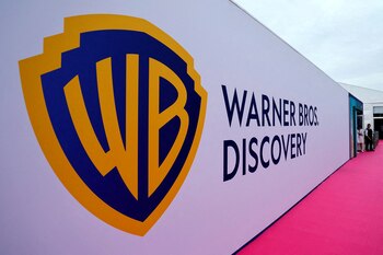 El logo de The Warner