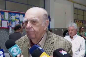 Julio María Sanguinetti, al votar este domingo (Captura Telemundo/Canal 12)