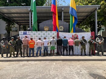 Más de 100 unidades de producción minera fueron neutralizadas y nueve personas capturadas por explotación ilícita de yacimientos en municipios como Quibdó y Tutunendo - crédito prensa Armada de Colombia