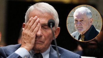 Anthony Fauci en una audiencia pública durante la pandemia de COVID-19