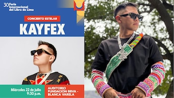 Hombre con gafas de sol, camiseta negra, collar plateado y prendas textiles de colores vibrantes. A la izquierda, un póster con el nombre Kayfex, fecha y lugar