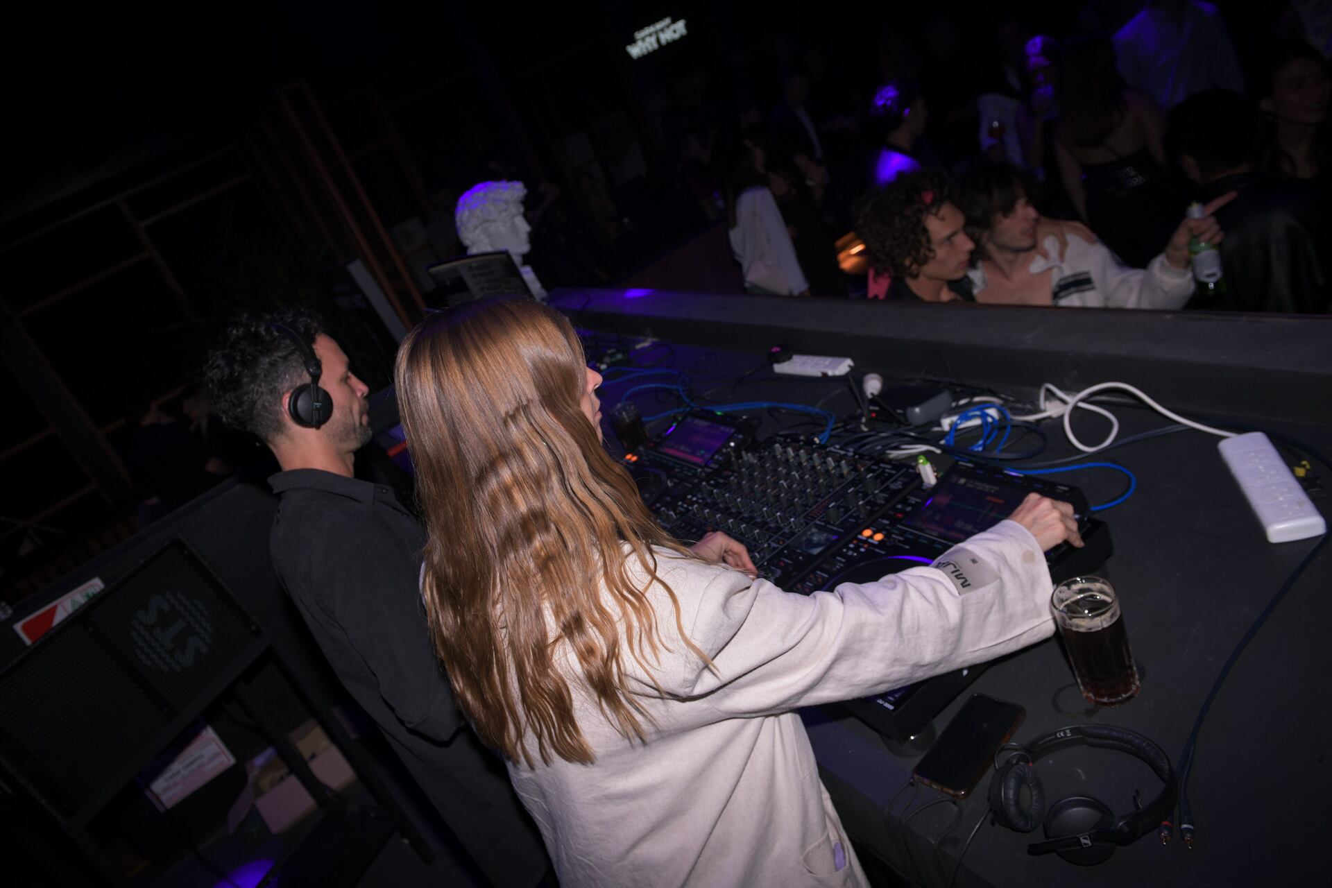 WHY NOT Magnetic responde al deseo por fragancias que reflejan la identidad propia y promueven nuevas formas de expresión auténtica y poderosa