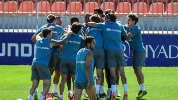 Simeone: “Barrios, tras sus expulsiones,