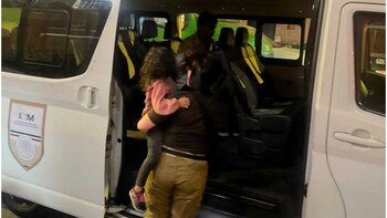 Rescataron a 145 migrantes hacinados en un camión que cruzaba el sur de México