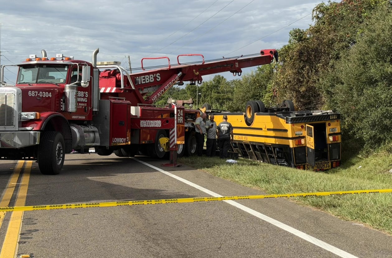 La carretera permaneció cerrada y el tránsito cortado durante varias horas, tras el siniestro vial (Polk County Sheriff