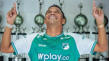 Deportivo Cali dio un golpe en el mercado de fichajes de la Liga BetPlay: Carlos Bacca fue presentado