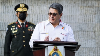 Juan Orlando Hernández regresa a Honduras tras el indulto de Trump a su condena por narcotráfico