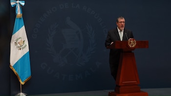 Presidente de Guatemala propone fijar precio del diésel en USD 5.06, pero no hay detalles de cómo se implementará