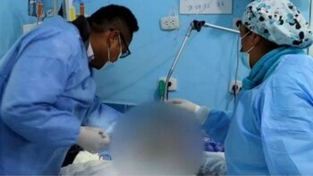 Niña de 3 años cayó desde un puente sobre el río Chanchas (7 metros de altura). (Captura de pantalla)