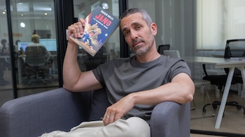 Infobae entrevista al guionista, humorista y escritor Damián Mollá.