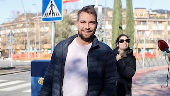 José María Almoguera esquiva a