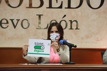 Clara Luz Flores Carrales, alcaldesa