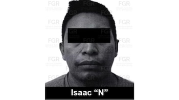 Isaac "N" fue hallado responsable de introducir y trasladar sin documentos a 191 personas en un camión modificado que volcó en la carretera Tuxtla Gutiérrez–Chiapa de Corzo en diciembre de 2021. Créditos: FGR