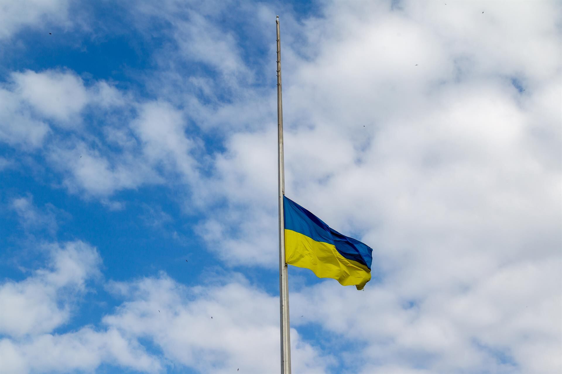 Uno de los mayores ataques rusos desde el inicio de la guerra deja un muerto y 16 heridos en Kiev