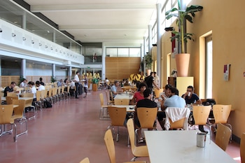Un restaurante universitario en Francia. (Camille Stromboni/Flickr)