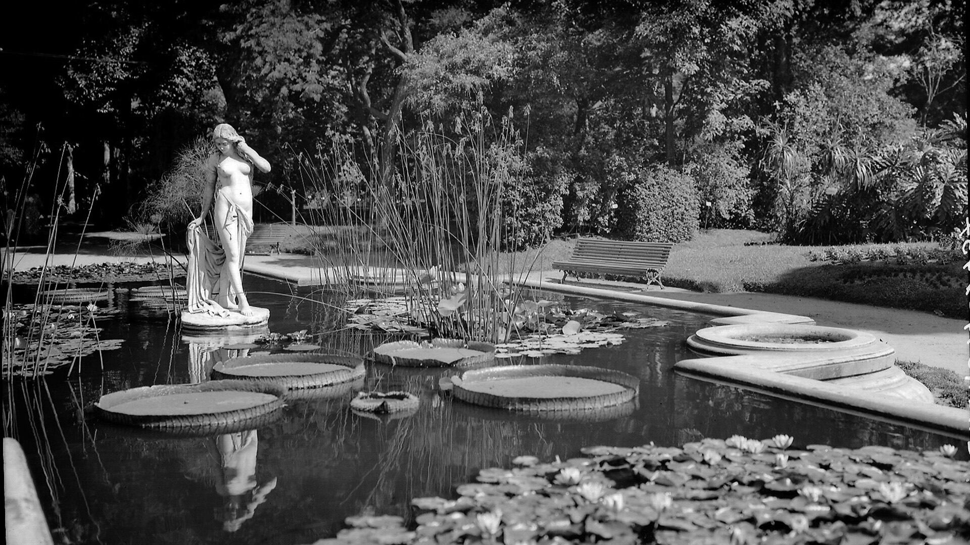 El patrimonio artístico del jardín incluye 33 esculturas, bustos y monumentos