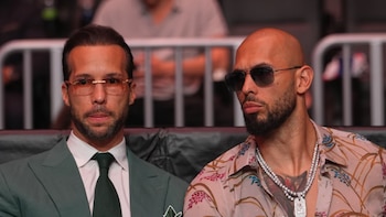Los hermanos influencers Tate seguirán detenidos en Miami al menos dos semanas más mientras luchan por su extradición al Reino Unido