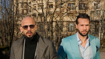 Los fiscales de EE. UU. piden que los hermanos Tate sigan presos mientras avanza su extradición al Reino Unido