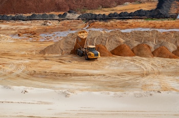 Hoy, el costo de la arena de lejanía puesta en el yacimiento ronda los 185 dólares por tonelada. Esta cifra representa más del doble de lo que cuesta en Permian (Estados Unidos), la cuenca homóloga a Vaca Muerta (Foto: Shutterstock)