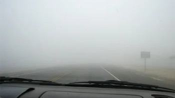 Fin de semana largo con niebla: consejos y precauciones que se deben tomar para un viaje seguro