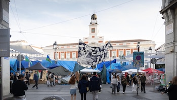 La mayoría de los acampados de Sol comienza a abandonar la plaza para trasladar el movimiento "a los barrios"