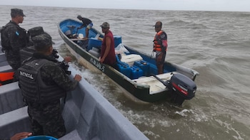 Las Fuerzas Armadas de Honduras rescatan con vida a tres pescadores desaparecidos en Gracias a Dios