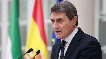 El Delegado en Andalucía avala la actuación policial con detenidos en la previa del Almería-Málaga