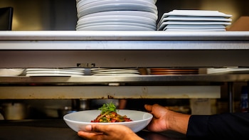 Los restaurantes de Estados Unidos enfrentan a un dilema: cómo vender comida en la era del GLP-1
