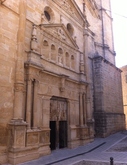 La iglesia de la Asunción fusiona estilos gótico y renacentista y es considerada BIC. (Wikimedia/Zagri)