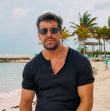 Pausa en su apretada agenda: Mario Casas recarga pilas en las paradisíacas playas de República Dominicana (Cortesía: Mario Casas).