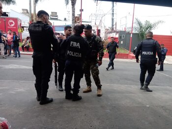 empleados de un frigorífico agredieron a un hombre en Isidro Casanova