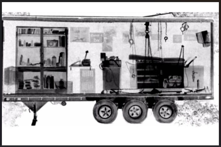 Una imagen de rayos X revela el interior del remolque usado por David Parker Ray como lugar de torturas