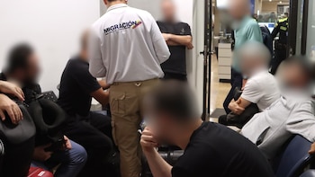 Migración Colombia negó el ingreso a estadounidenses que venían por una despedida de soltero con alcohol ilimitado, drogas y mujeres jóvenes en Medellín