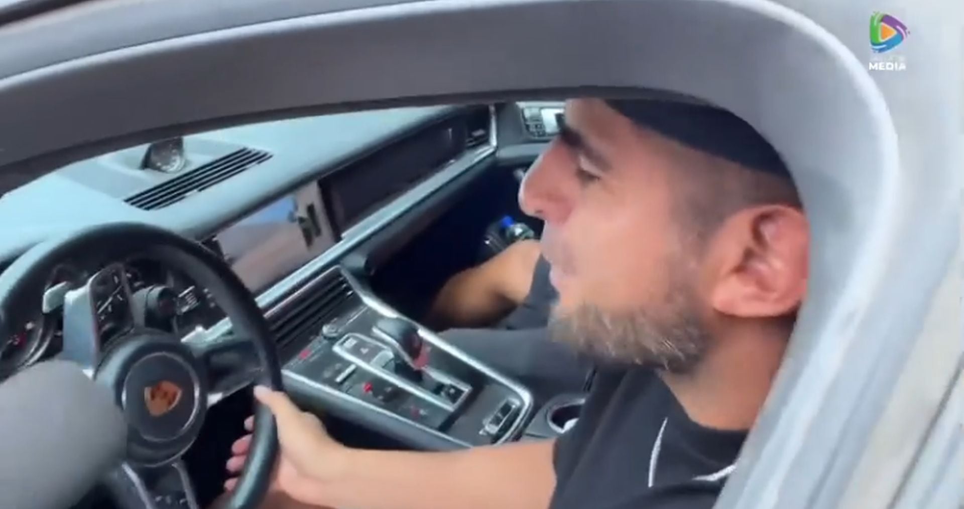 Carlos Zambrano rompió el silencio tras su fichaje por Sport Boys, aunque eligió la prudencia y evitó profundizar sobre su situación, dejando abiertas las expectativas sobre su rendimiento. (Jax Latin Media)