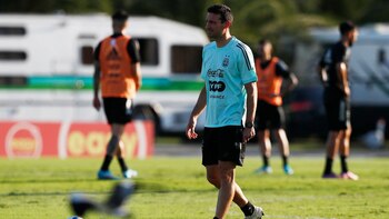 Lionel Scaloni piensa en el