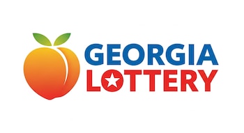 Logo de la Lotería de Georgia. Un melocotón naranja y rojo, y las palabras 'GEORGIA' en azul y 'LOTTERY' en rojo, con estrella en la 'O'. Fondo blanco.