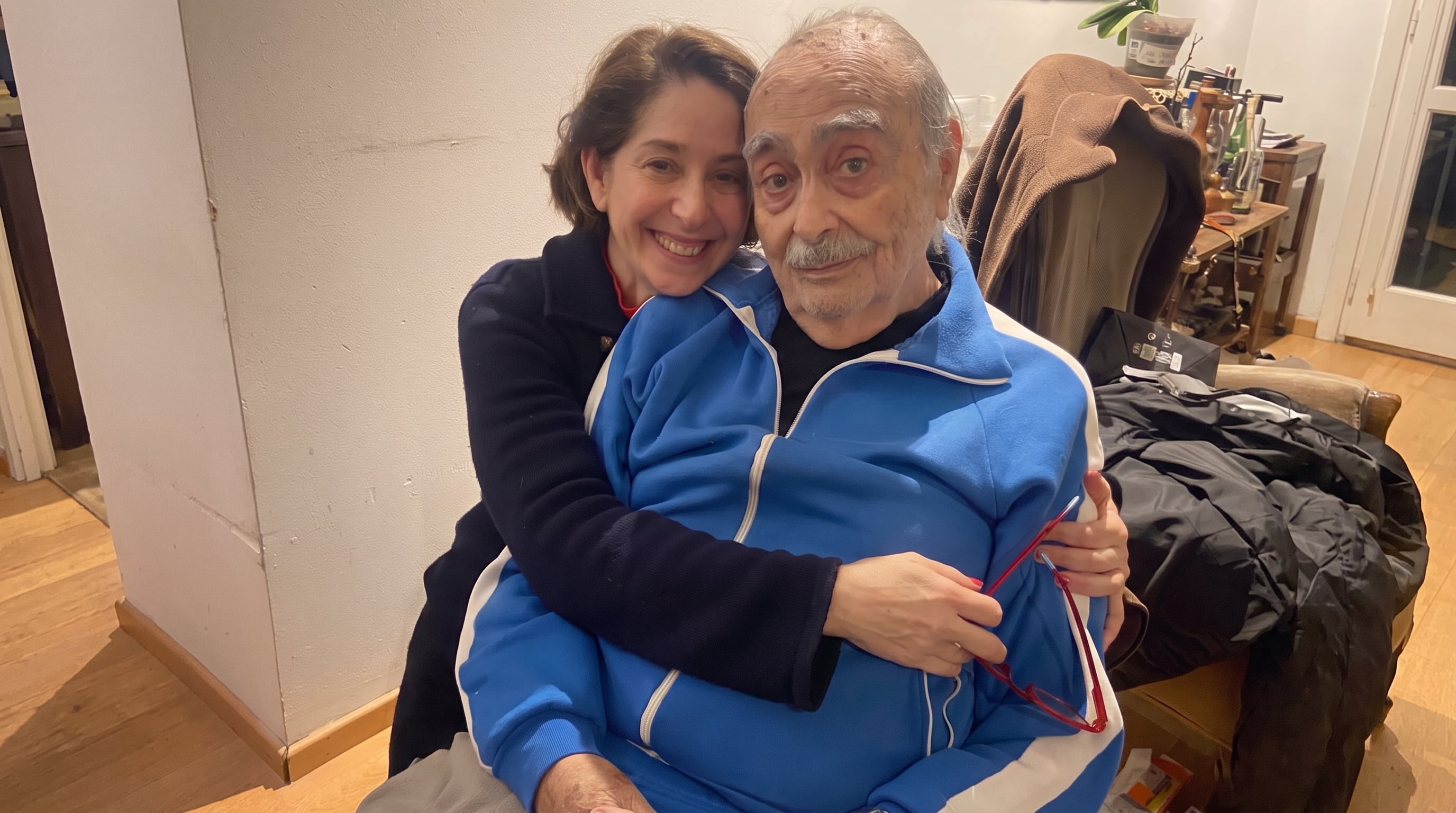 El festejo íntimo de Pepe Novoa por sus 89 años: un brindis emotivo y la complicidad con su hija Laura