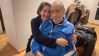 El festejo íntimo de Pepe Novoa por sus 89 años: un brindis emotivo y la complicidad con su hija Laura