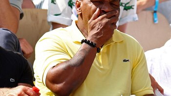 Mike Tyson se lanzó contra