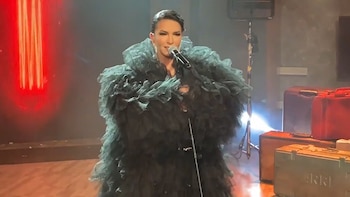 Con esta vestimenta Laura G