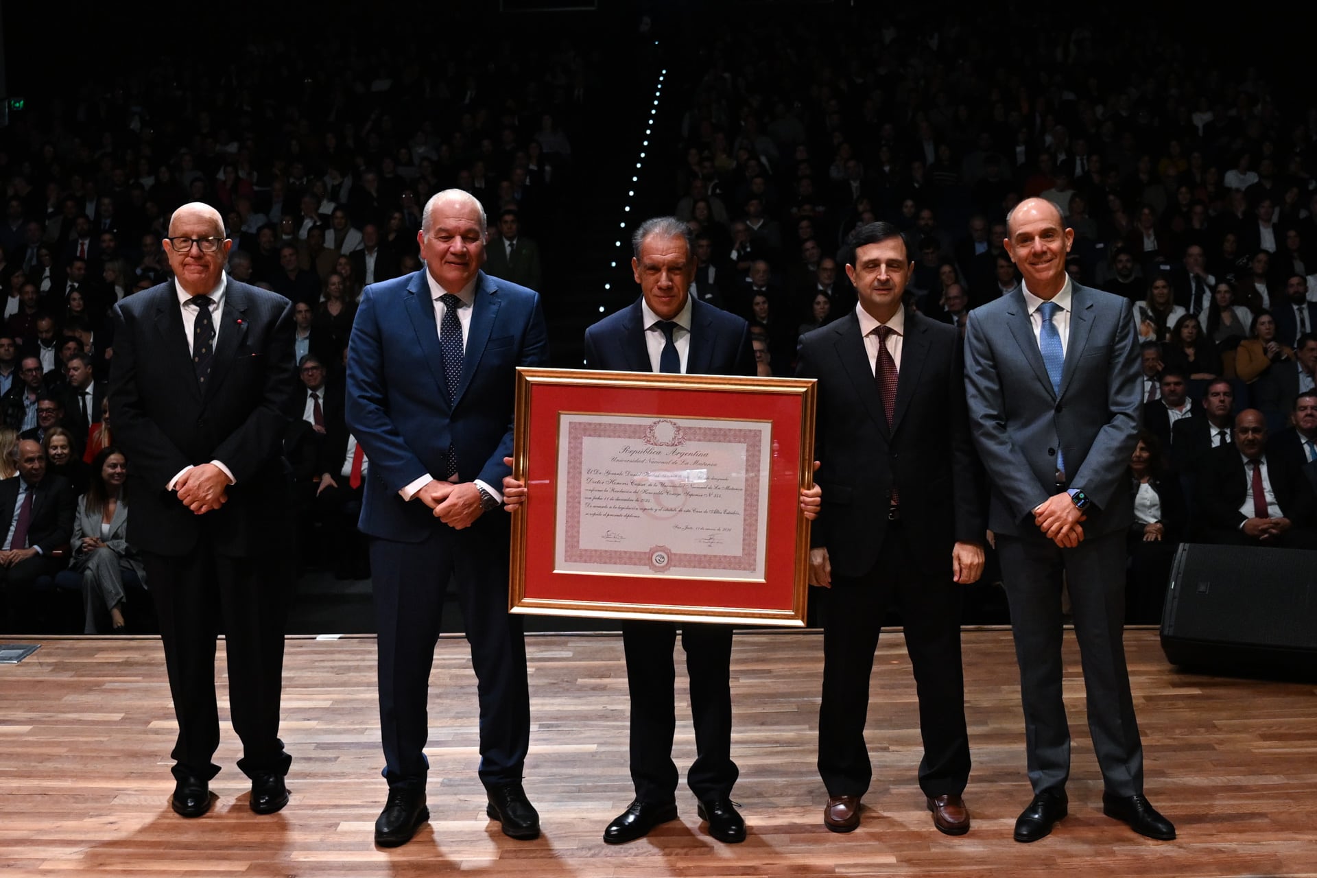 Daniel Hadad, fundador de Infobae, tras recibir el doctorado honoris causa en la Universidad Nacional de La Matanza