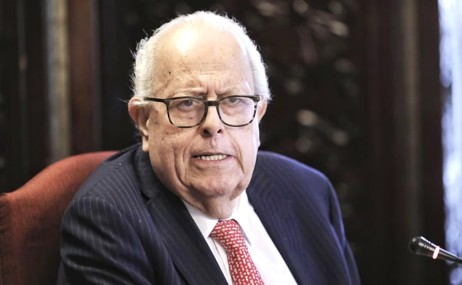 El rector Arturo Talledo destacó la carrera profesional de Velarde y recordó su relación previa con la Universidad Nacional de Ingeniería. Foto: difusión