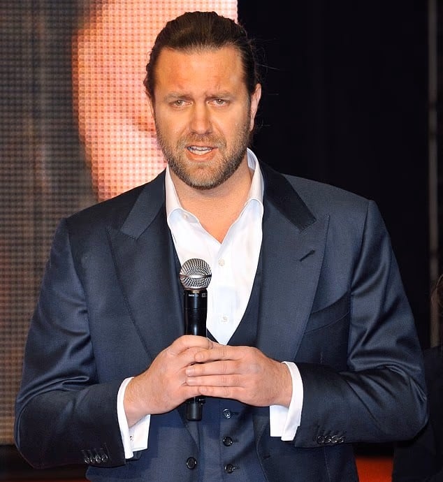 El director de 47 Ronin enfrenta cargos por fraude electrónico y lavado de dinero tras el uso indebido de millones de dólares de Netflix. (shutterstock)