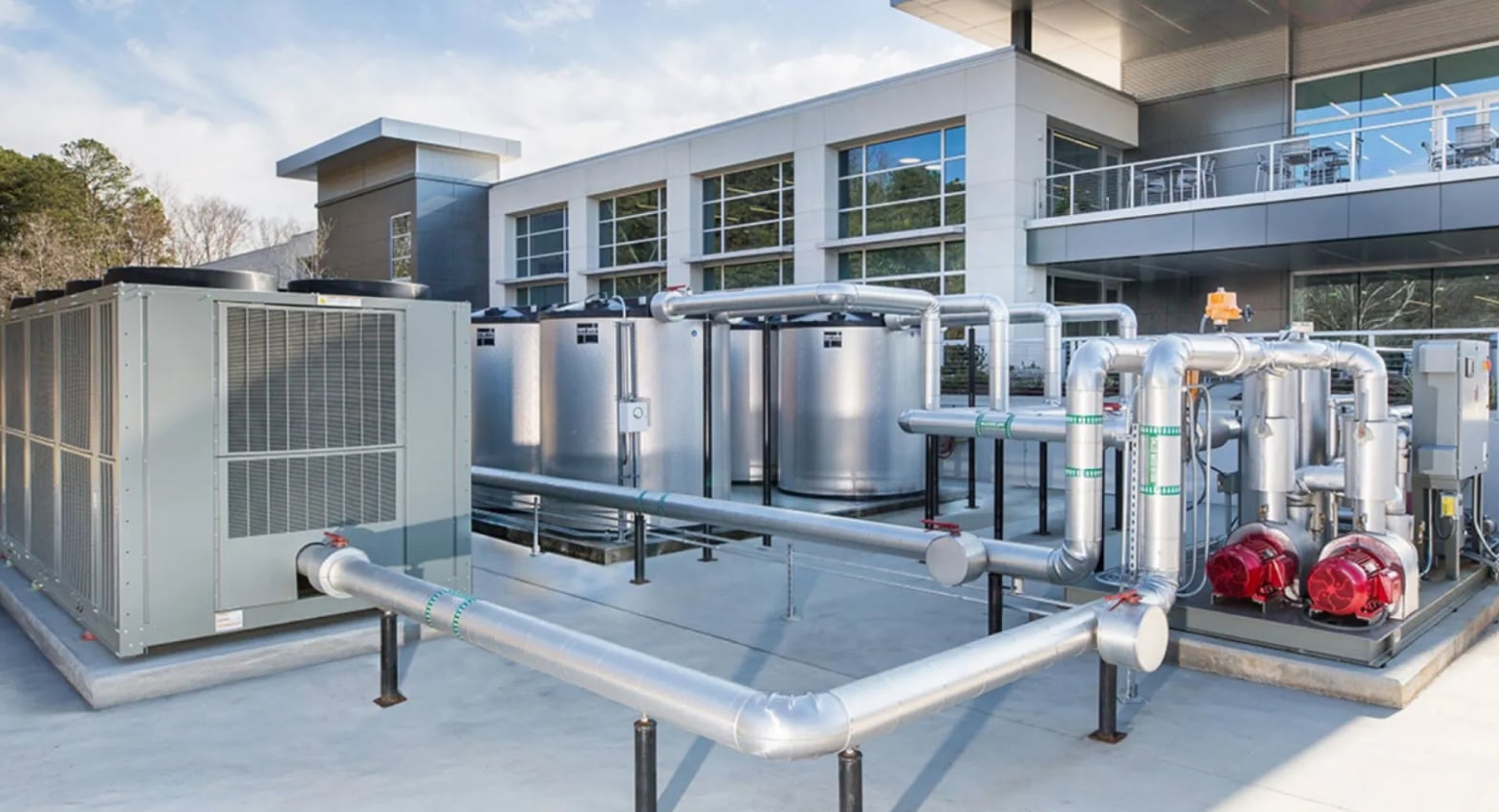 La tecnología puede adaptarse a diferentes escalas, desde habitaciones pequeñas hasta grandes edificios e instalaciones industriales (Trane Technologies)